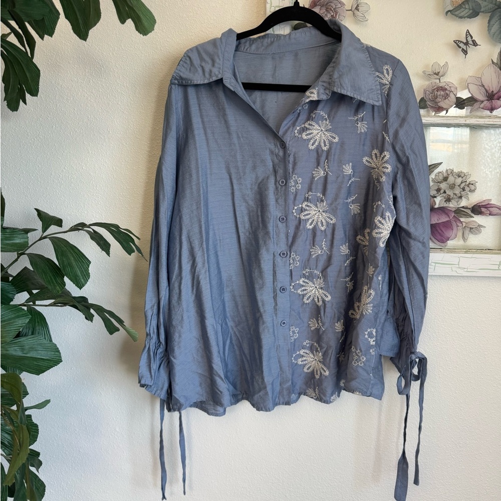 Women's Blue Floral Button Down Shirt